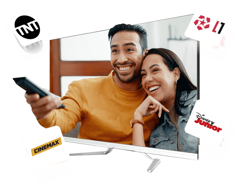 imagen de una pareja sosteniendo un control remoto